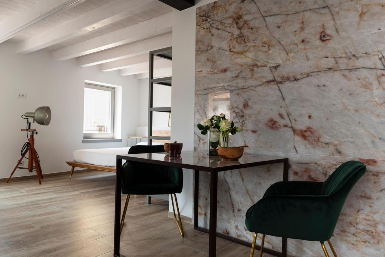 Absentia 1763 Garda Boutique Home - Lake Front Brenzone sul Garda Eksteriør bilde