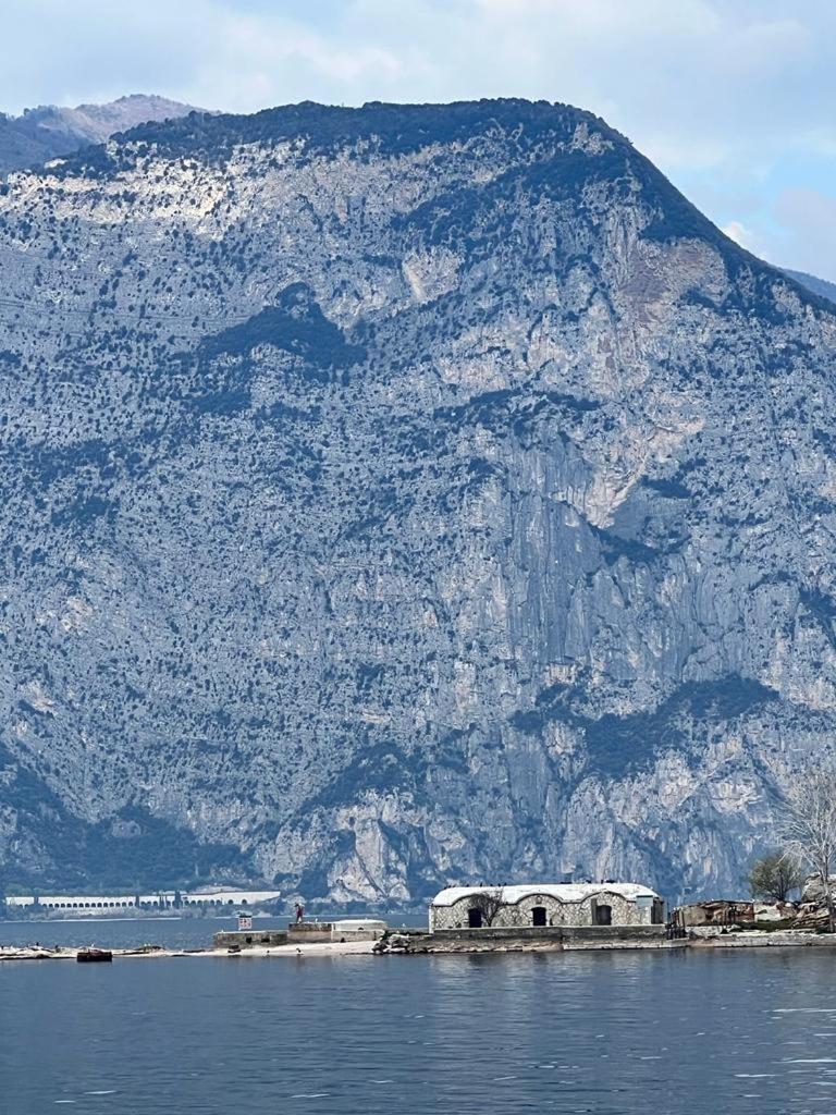 Absentia 1763 Garda Boutique Home - Lake Front Brenzone sul Garda Eksteriør bilde